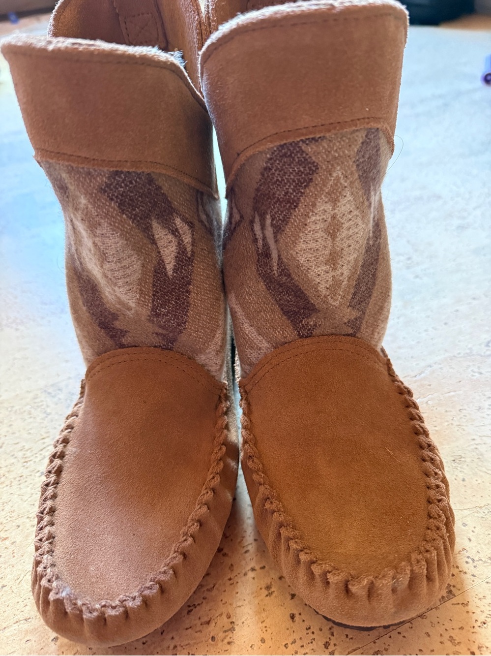 Manitobah Mukluks Chestnut Suede Moccasin Boots with Patterned Shaft, size 9